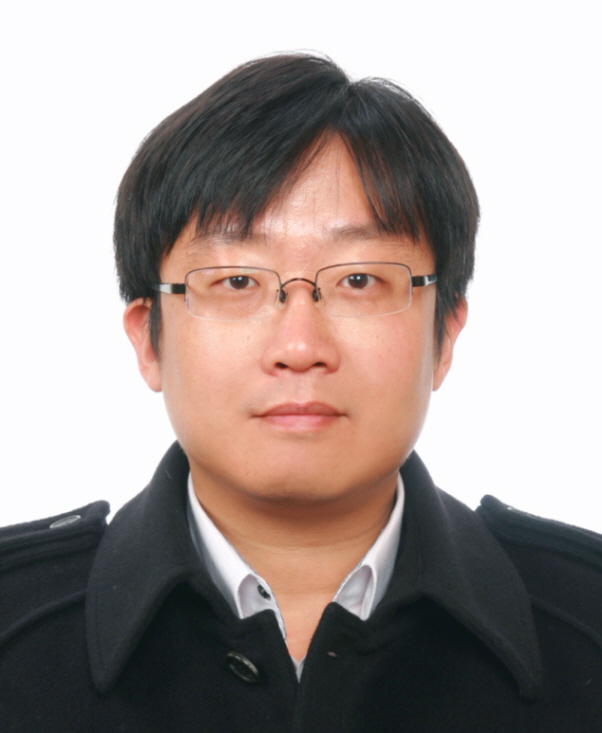 Kyunghoon Lee  사진